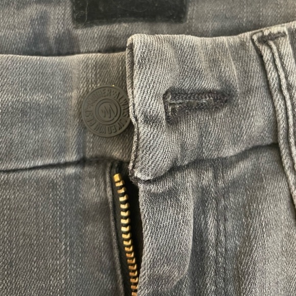 MOTHER DENIM High Waisted Looker
Ankle Fray Size 25 Color Lighting up Lanterns - Picture 7 of 7